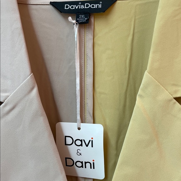 DAVI & DANI Two-Tone Beige and Yellow Blazer - Picture 2 of 10